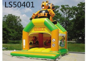 Popular Inflatable Castle Bouncing house in Cartoon Design LS50401